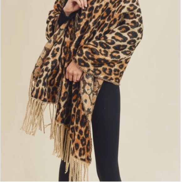 Leopard Animal Print Tassel Blanket Scarf Wrap - Picture 2 of 3
